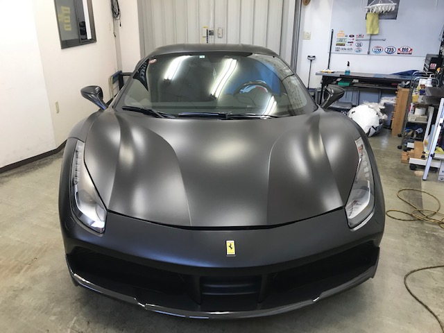 フェラーリ488GTB マットブラックフルラッピング カーラッピングの